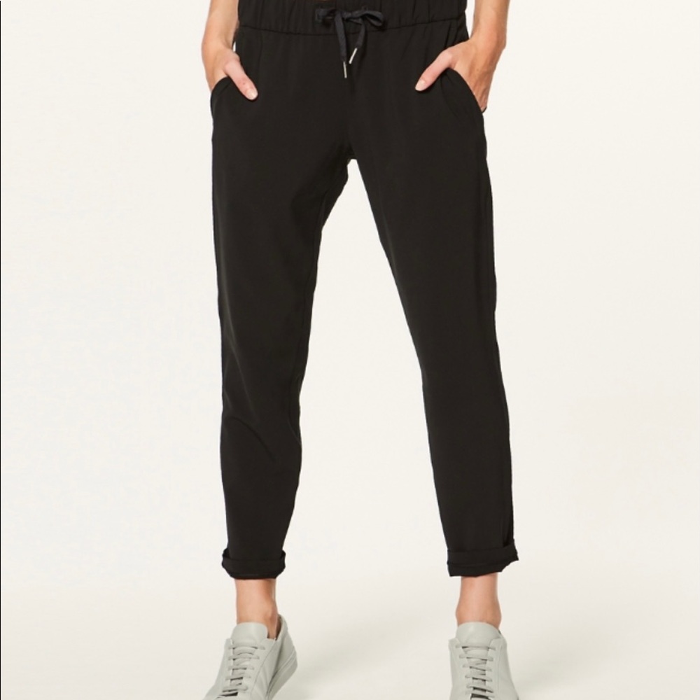 Lululemon on the fly pants